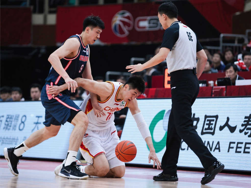 都在中后场 都在中后场